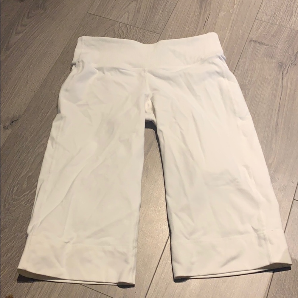 Lululemon crops